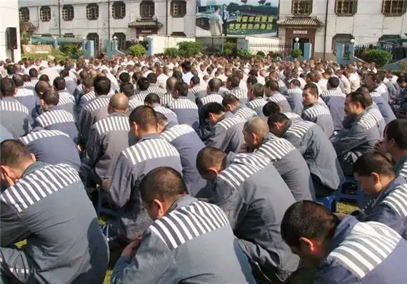 缓期两年执行死刑缓期两年是啥意思