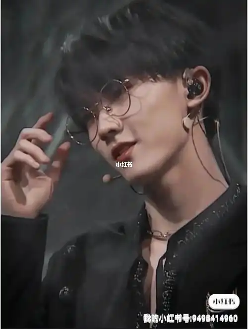 今天作业有点多,晚了正文:(你已经怀孕五个月了)你赶紧给马嘉祺打电话