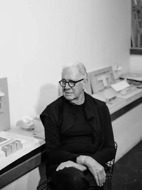 安缦御用设计师帅气专注的设计大叔kerryhill设计名师