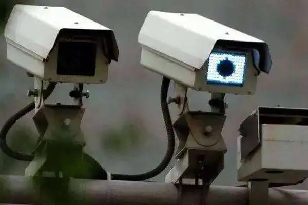 电子眼如何判定闯红灯 这三张图片很重要