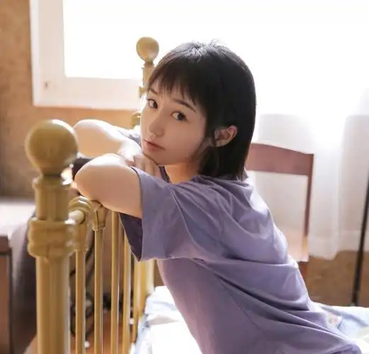 女孩儿中短碎发发型图片大全 女生碎短发发型