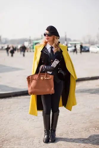 甩去黑白灰 给大衣来点冰淇淋