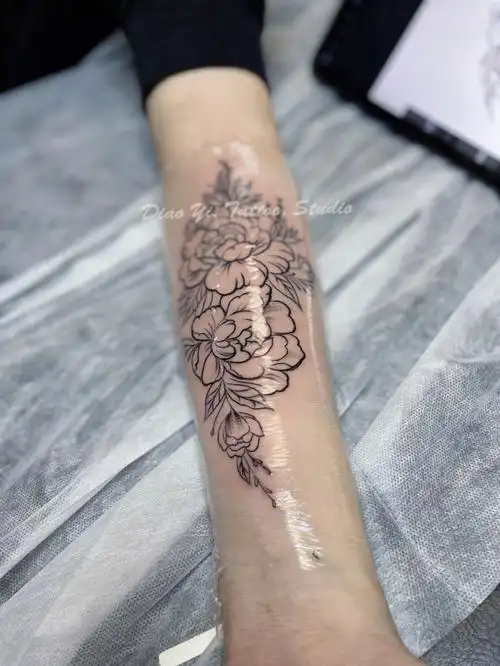 西安纹身素花纹身女生纹身蝴蝶纹身