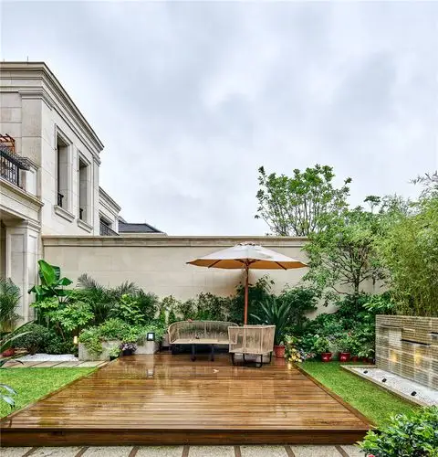 美式轻奢别墅装修花园庭院效果图