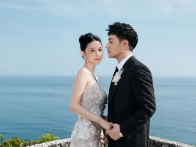 咖啡加糖 的想法: 潘玮柏妻子是谁?