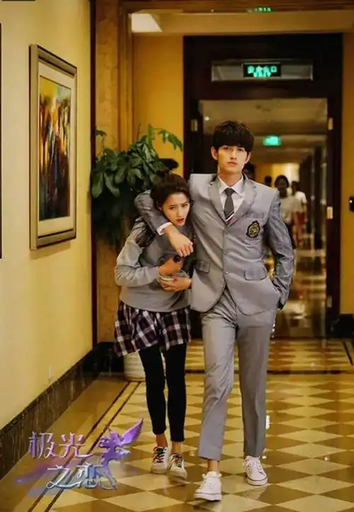 吧▼所以有没有cp感身高差也很重要呢其实17岁的关晓彤就已经有170了