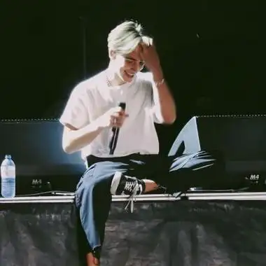 阳光微笑欧美男生头像用用微笑的头像心情也好