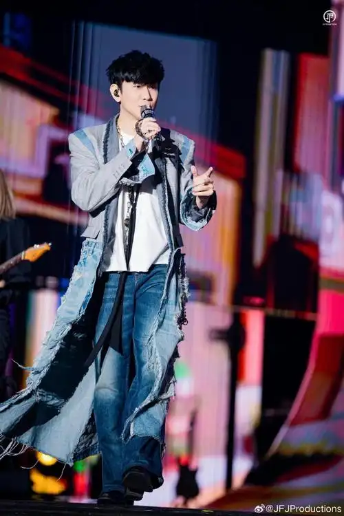 林俊杰jj20世界巡回演唱会##jj20andbeyond##在林俊杰演唱会重拾快乐