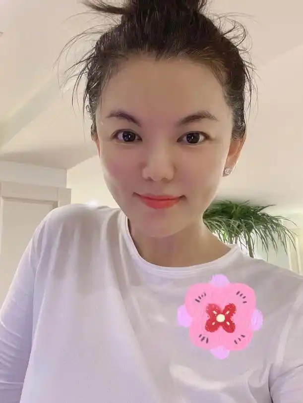 李湘瘦了清晨晒运动照甜美状态似少女网友感叹一姐回来了