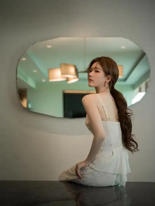 赵露思白纱裙吊威亚路透##赵露思蕾丝白纱裙