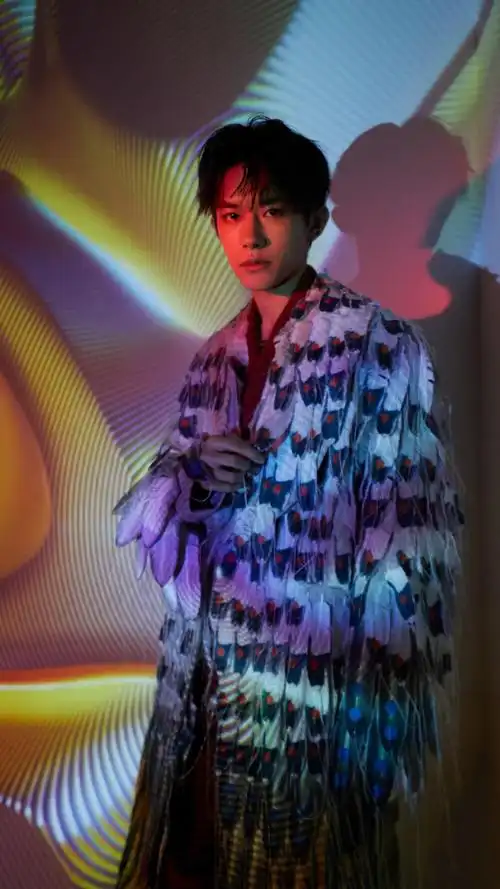 易烊千玺壁纸 易烊千玺 更多潮图关注微信公众号:壁纸头像班长