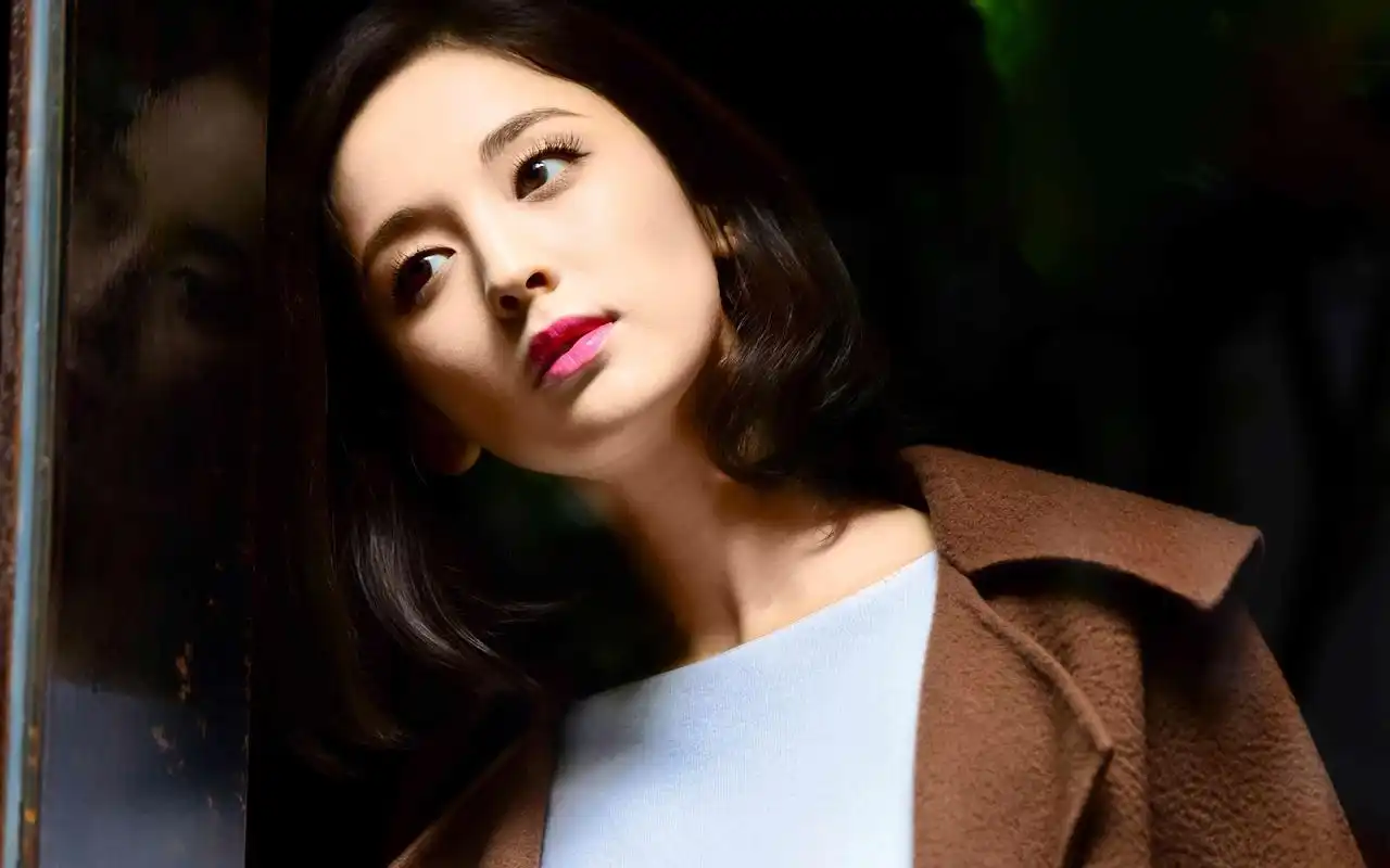 新疆美女明星古力娜扎图片电脑壁纸高清大图预览1920x1080_美女壁纸