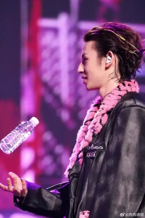 小鬼王琳凯成都演唱会