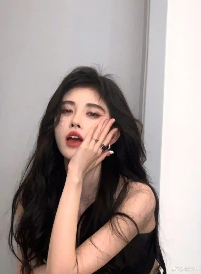 鞠婧祎高清壁纸头像(五十五)[心]