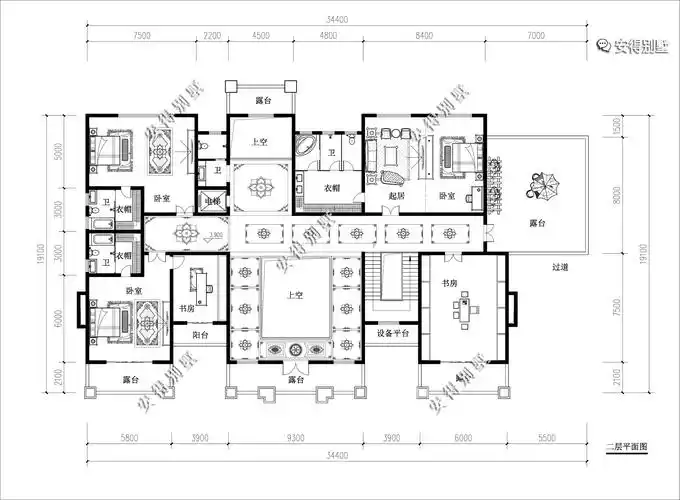 有3间豪华卧室套房,1间大书房;南北均有大露台;入户大门超级宽敞而