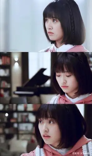 沈月在《新流星花园》中饰演的董杉菜,娇小玲珑的身材非常开爱