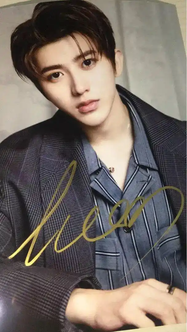 来一波蔡徐坤签名照,需要的小伙伴们快来收藏哦