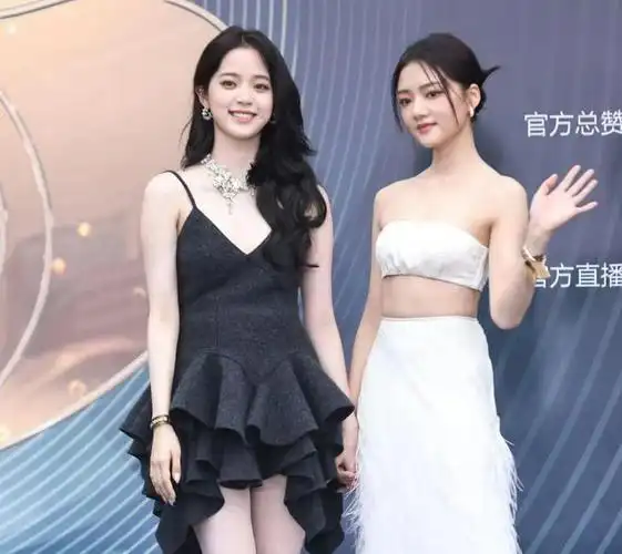 李冰冰同框,才彻底明白,长相抗不抗老区别真大|周迅|刘亦菲|全智贤