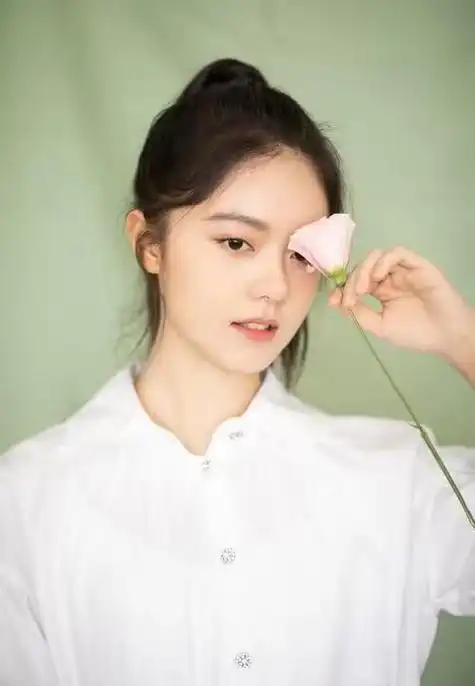 回顾张译没有说错赵今麦和张子枫已走上两条截然不同的大路