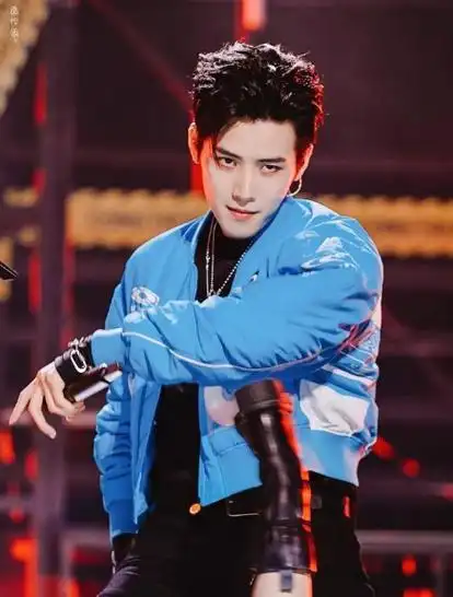 任豪资料介绍(r1se任豪塌房全部事件)