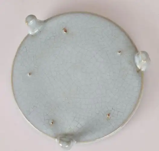 北宋风格【藏品类别】:瓷器【藏品名称】:《汝窑天青釉三足洗》