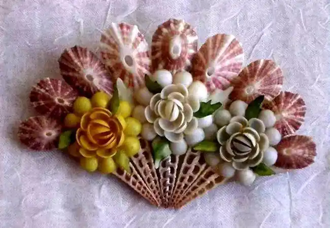 没想到后来真的利用起来了,用贝壳做出来的作品非常漂亮,有的可以作为