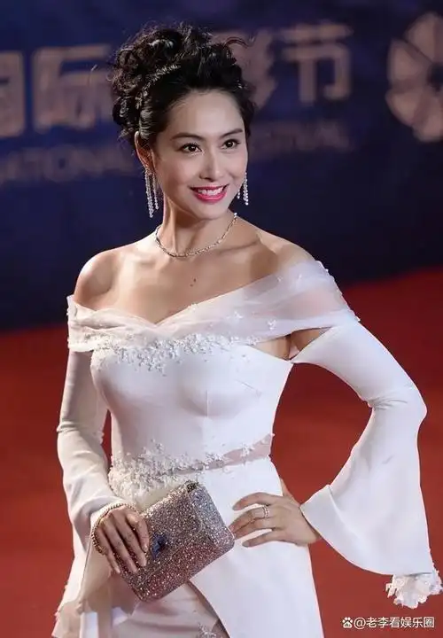 朱茵:个头小小,却十足有料,最美黄蓉非我莫属