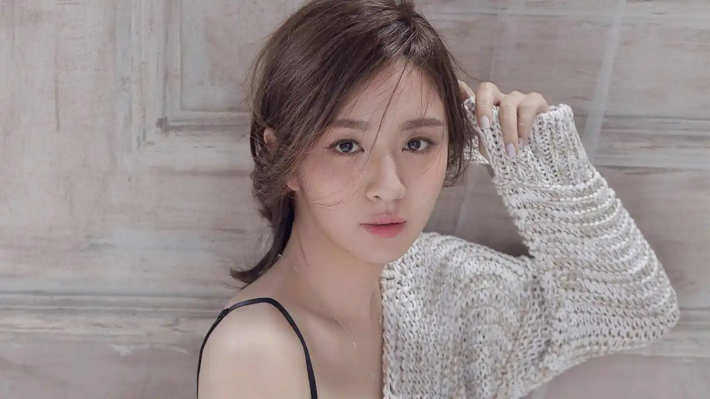 美女明星王晓晨性感写真电脑壁纸