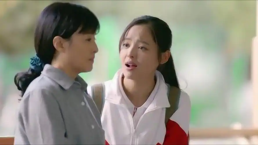 拥抱星星的月亮妈妈得了重症肌无力大女儿又要撑起整个家了