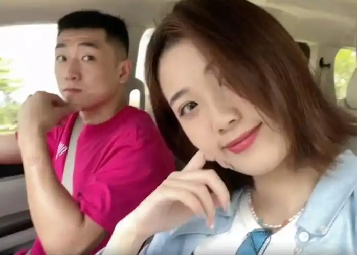 和好朋友出去玩,甜分都超标了.