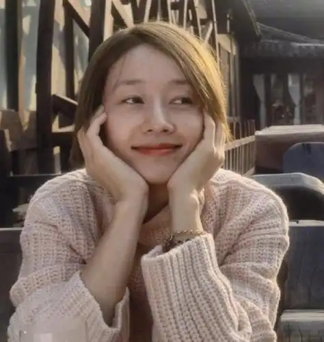 马伊琍离婚后,素颜露面肌肤如少女,文章看完要后悔了