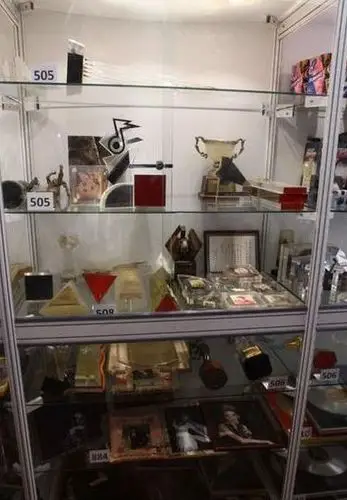 梅艳芳50岁冥诞 千件珍贵遗物将拍卖(图)