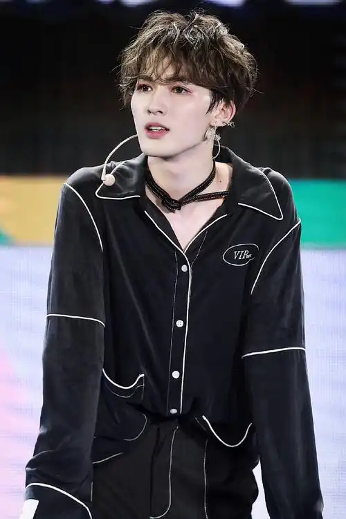 nine percent朱正廷高清图片