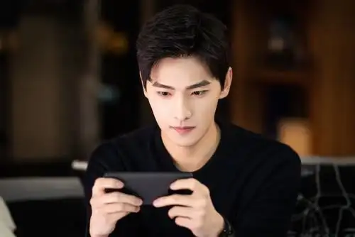 于途遭遇事业抉择杨洋你是我的荣耀开播引热议