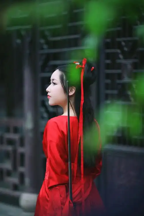 古装红衣女子清新写真中国风图片合集