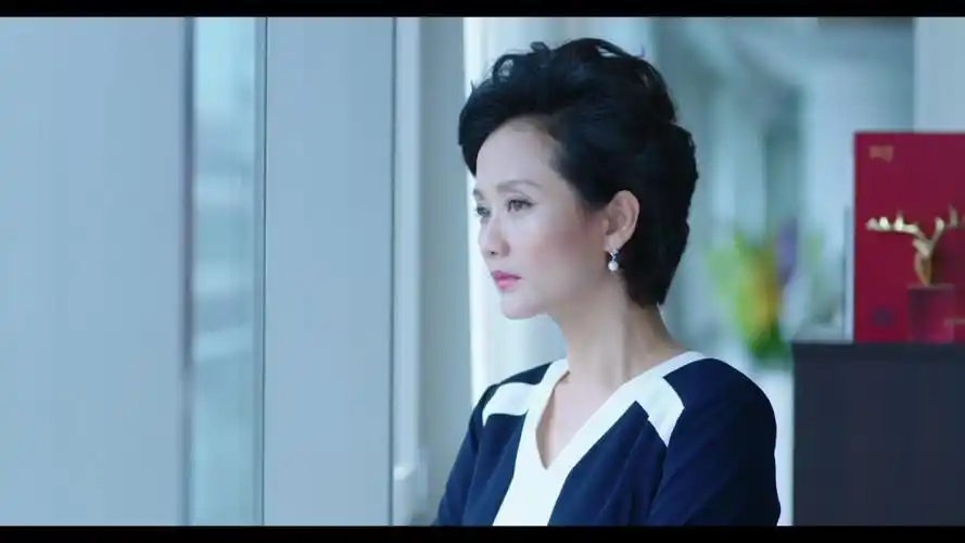 《风光大嫁》 李颖气场全开 强势和优雅完美融合