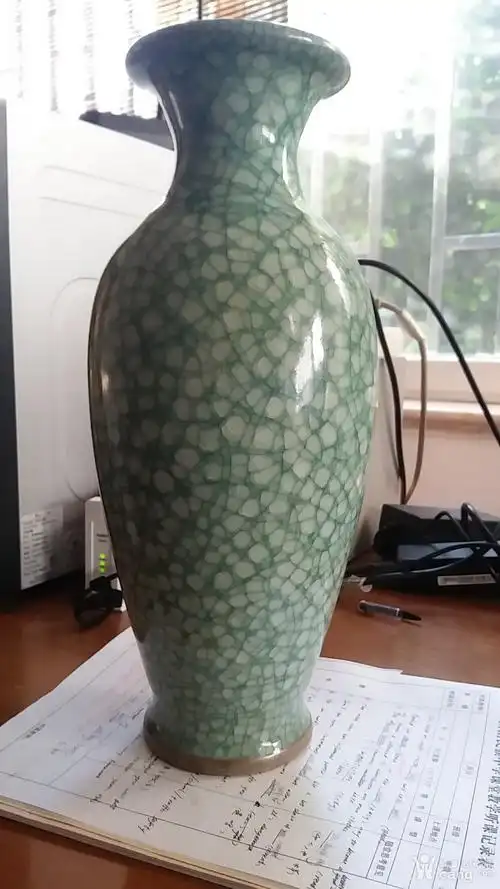 宋钧官窑绿丝冰裂纹瓶