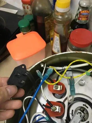 电饭锅三线拆了,忘记怎么接上去?