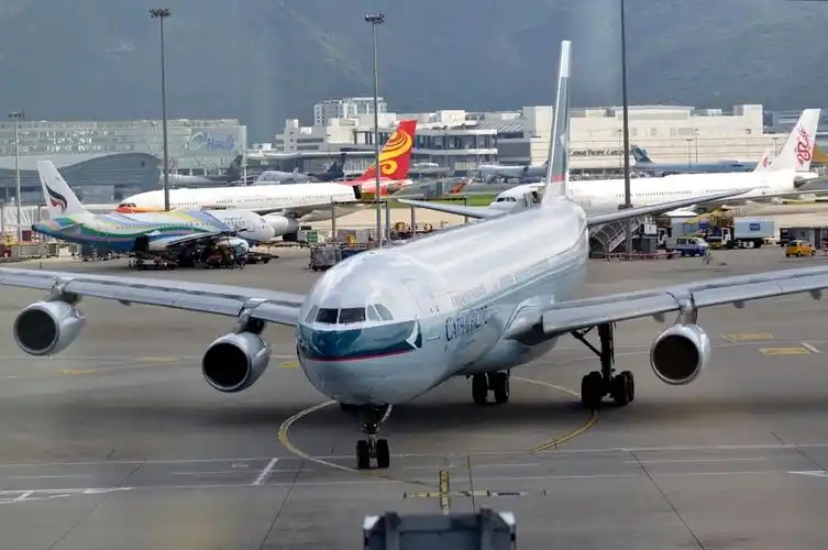 机场候机随拍 (共 9 p)