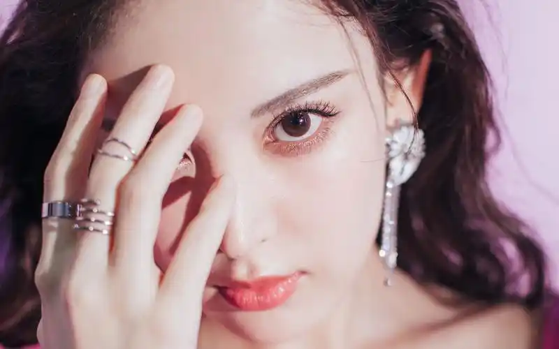 古力娜扎粉嫩甜美高清桌面壁纸