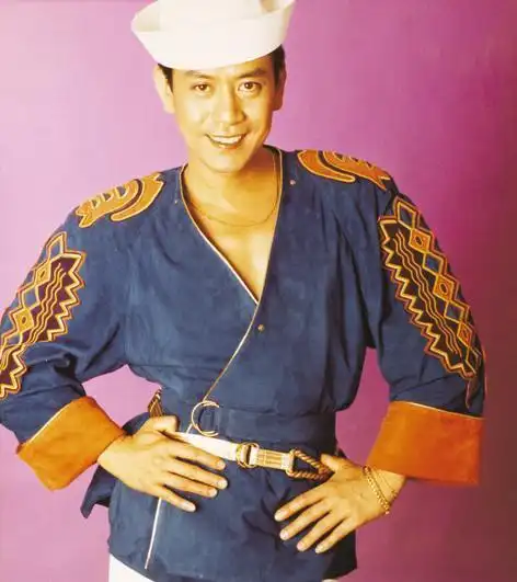 怀念!70年代香港乐坛巨星罗文离世18周年,一生传奇爱提携后辈