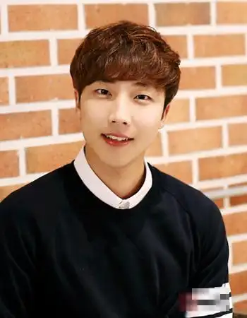 男生齐刘海发型图片 韩版帅哥齐刘海发型