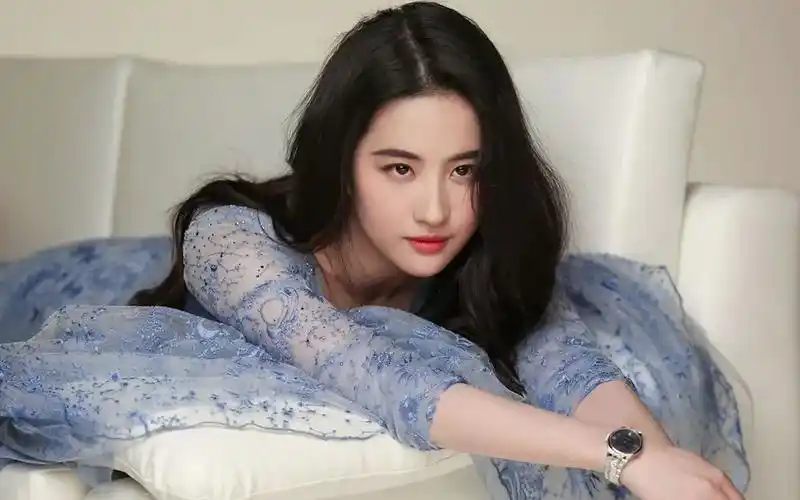 "神仙姐姐"刘亦菲的颜值变化,气质脱俗,仙气十足,绝美的容颜,让人过目