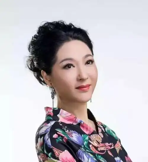 空中大舞台这个春节不孤单桐庐越剧陪伴您