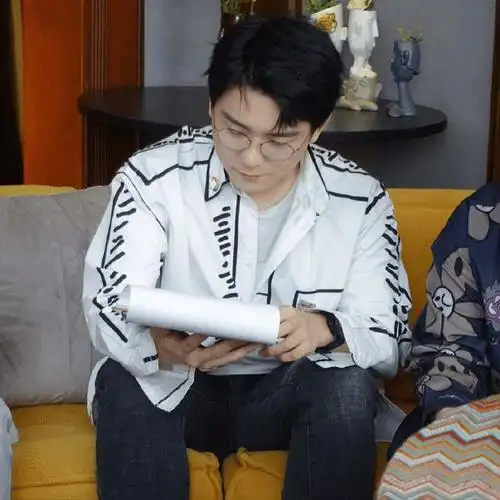 吴晛丨一个未来充满无限可能的温柔少年