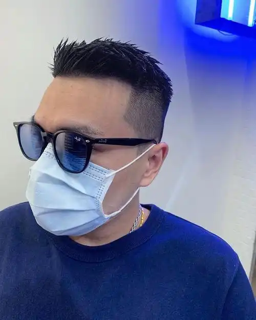 男人"m字"发际线别乱剪发型,注意3个技巧,轻松打造帅气发型