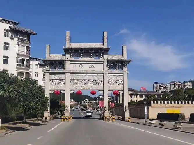 宜春温汤休闲养生"硒游"之旅 写美篇        优美的生态环境是温汤镇