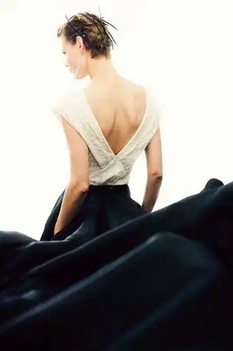 优雅你的背影,聚焦我追寻的目光