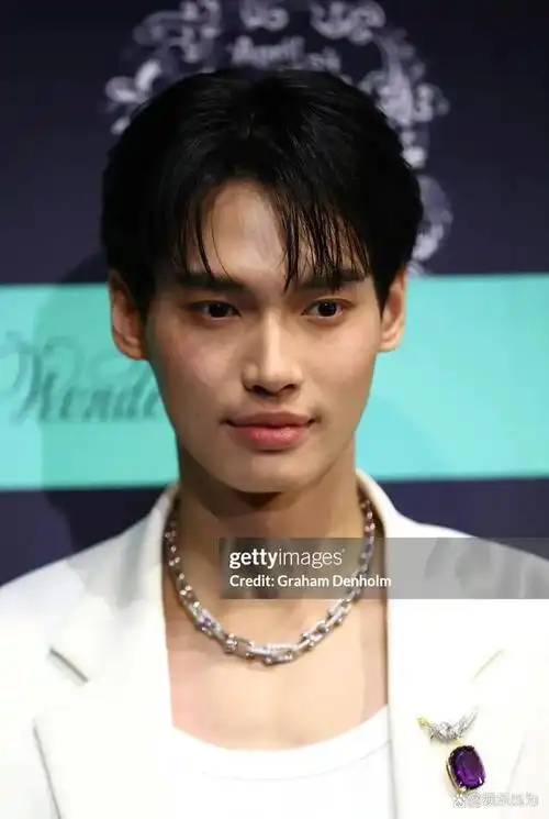 win metawin 林汉洲,一位来自泰国的男星,出现在活动现场!