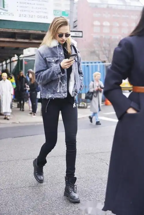 小脚牛仔裤搭配什么鞋子好看?打造时尚造型的完美秘籍